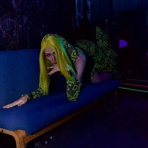 Meet your Posher, Emma